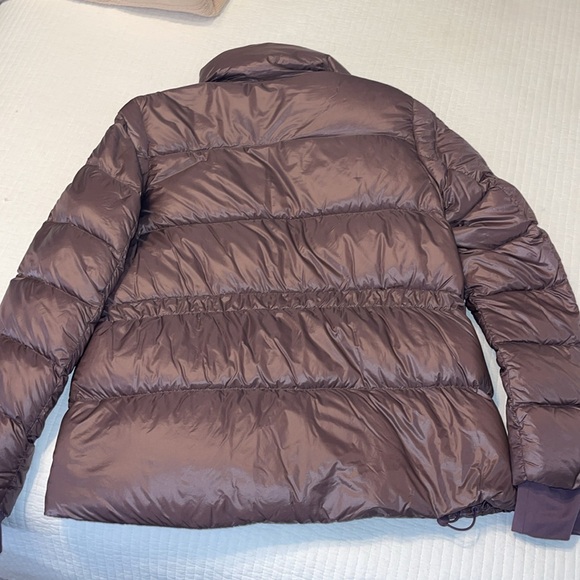 ATHLETA cinch waist chevron down jacket EUC, Size small - Picture 6 of 7